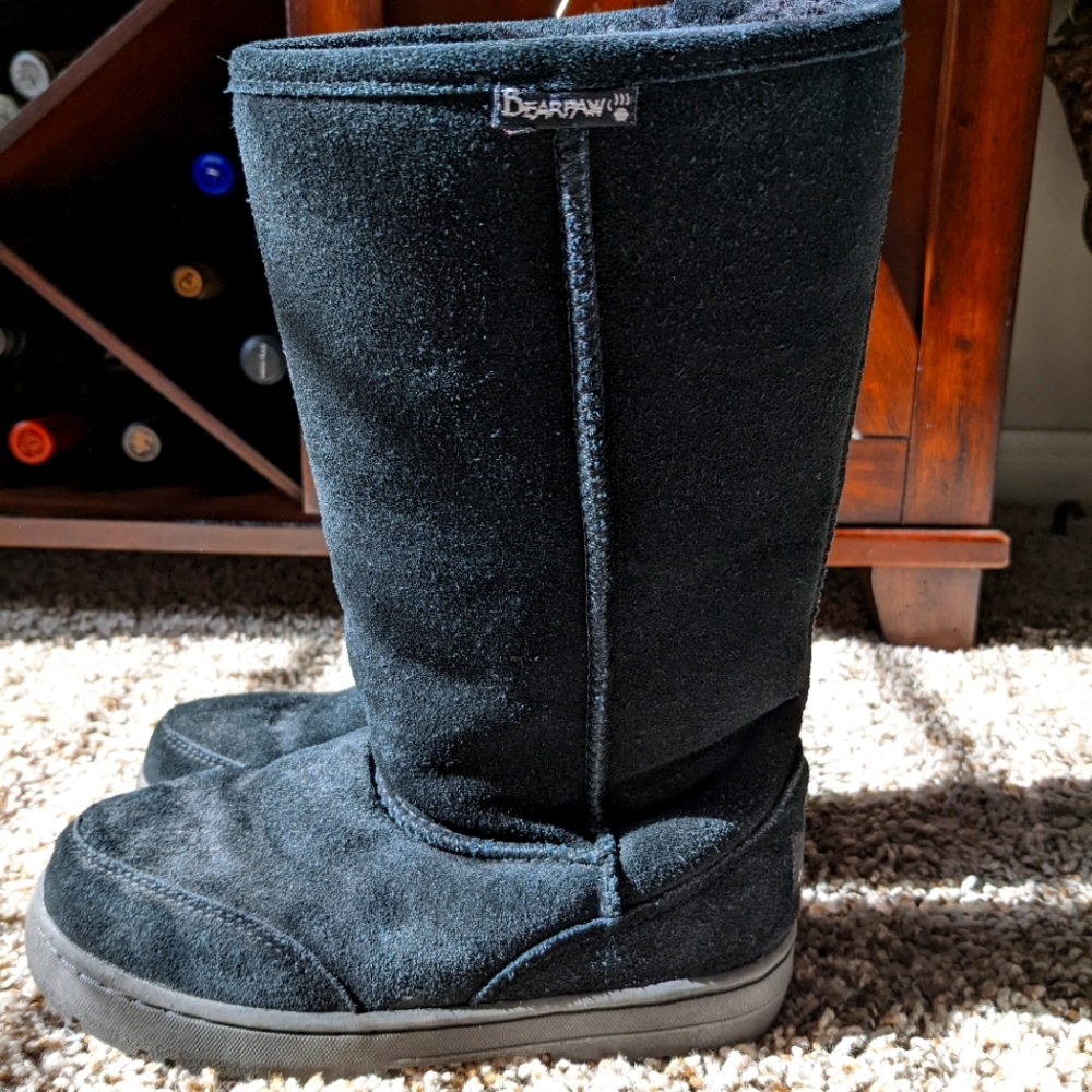 Black Bearpaw Eva boots